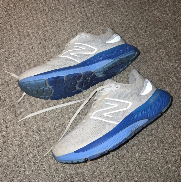 Women's New Balance White and Blue Running Athletic Shoes Size 9.5 - Picture 3 of 7